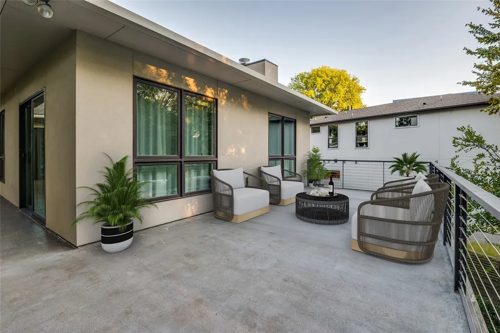 645 Kessler Reserve Court Dallas TX 75208