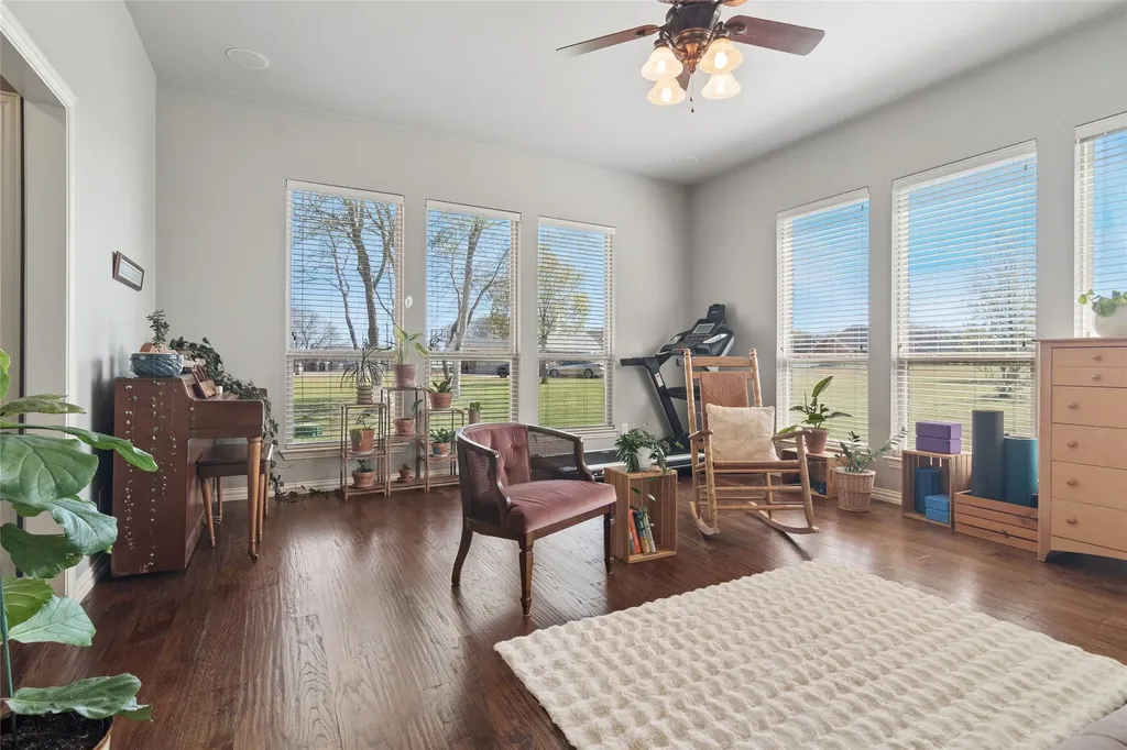 82 Forest Hills Circle Gunter TX 75058