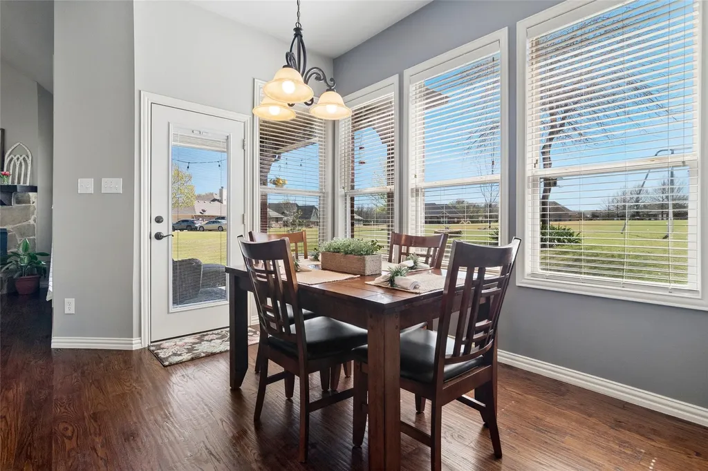 82 Forest Hills Circle Gunter TX 75058