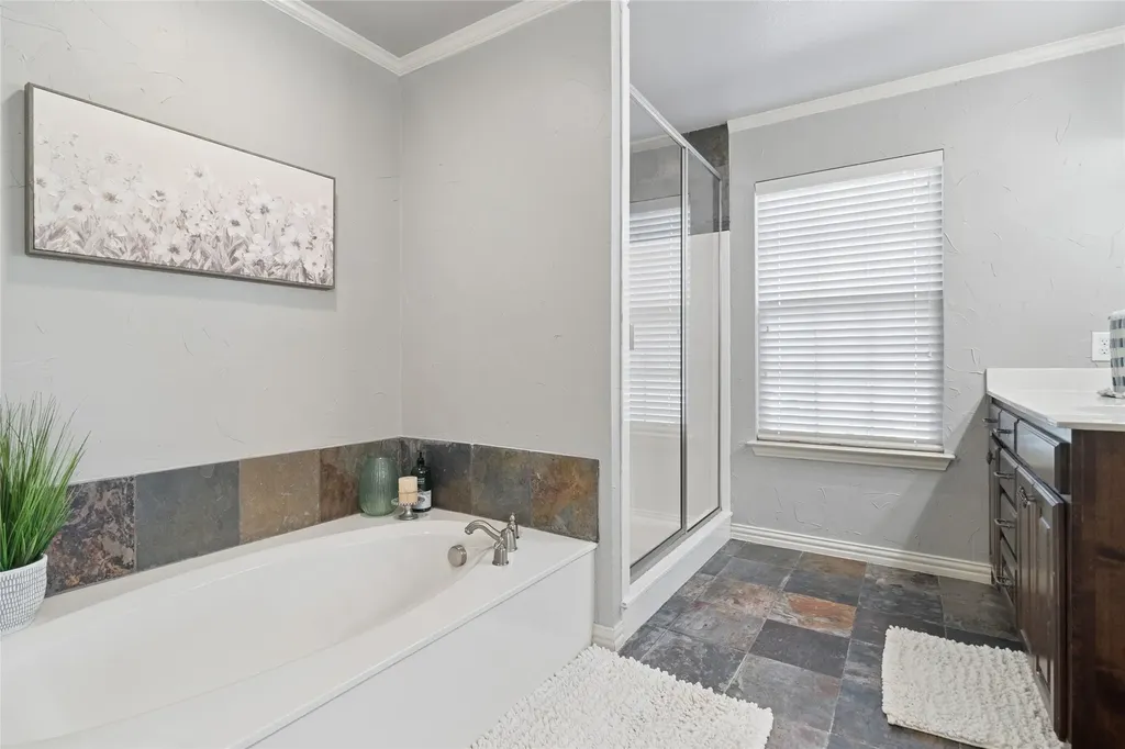 82 Forest Hills Circle Gunter TX 75058