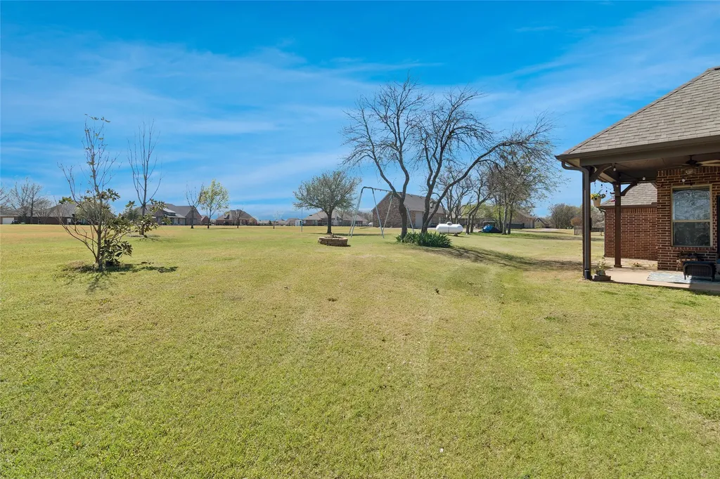 82 Forest Hills Circle Gunter TX 75058