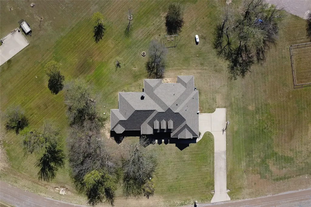 82 Forest Hills Circle Gunter TX 75058
