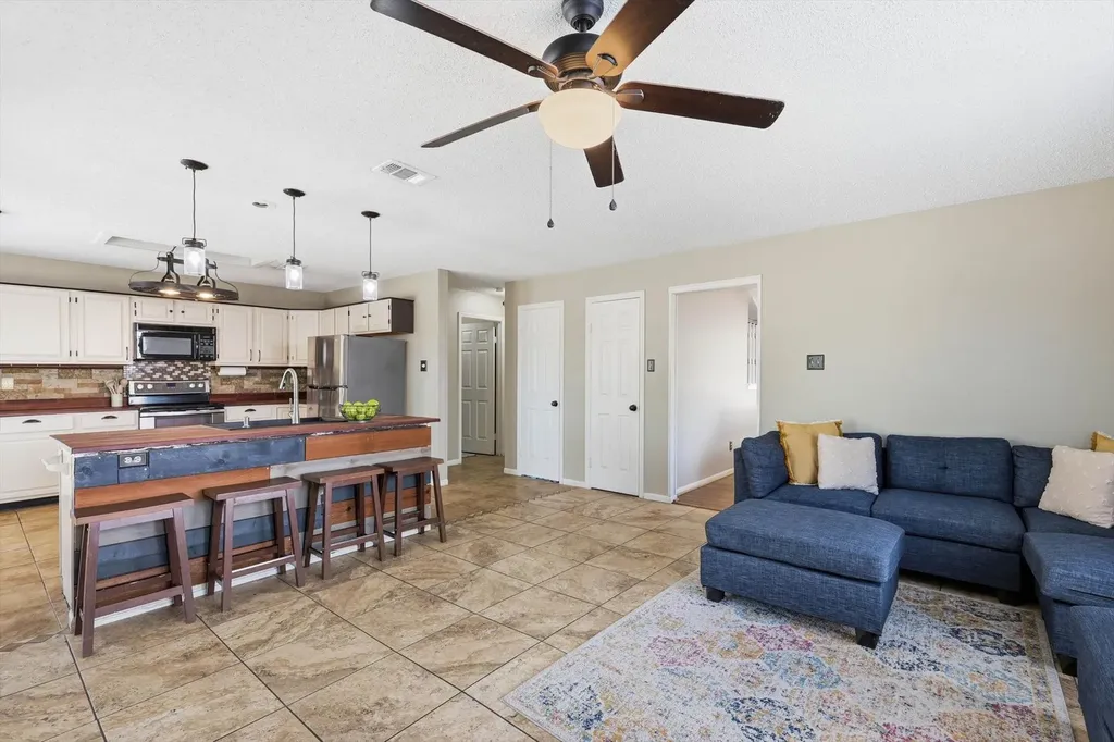 1520 Warwick Drive Mansfield TX 76063