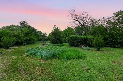 2044 W Oak Street Denton TX 76201
