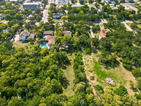 2044 W Oak Street Denton TX 76201