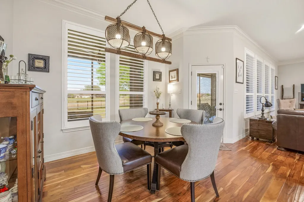 5910 Dog Leg Court Granbury TX 76049