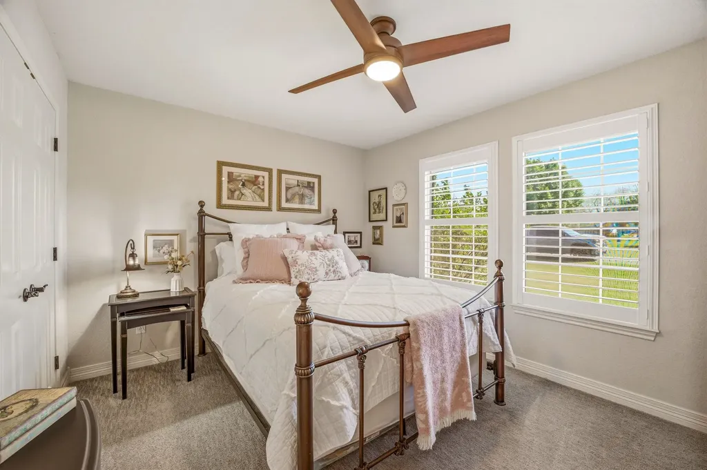 5910 Dog Leg Court Granbury TX 76049