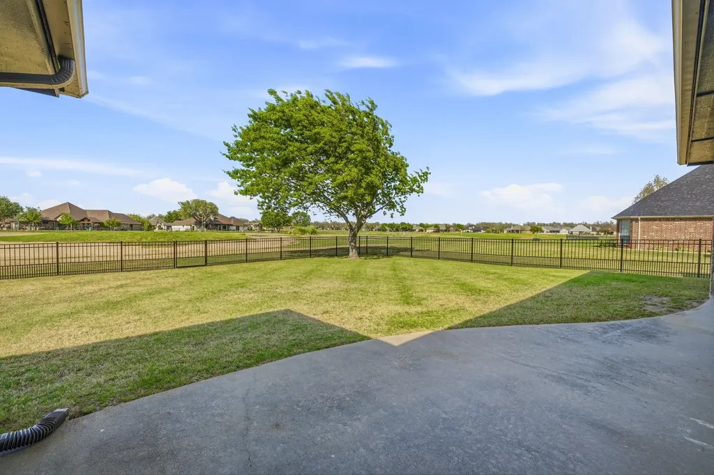 5910 Dog Leg Court Granbury TX 76049