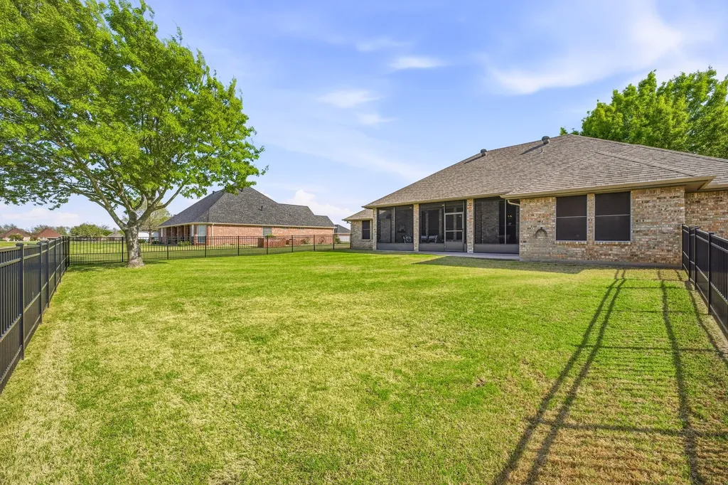 5910 Dog Leg Court Granbury TX 76049