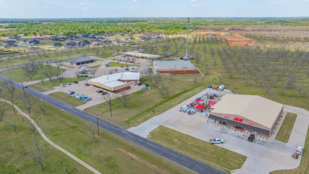 5910 Dog Leg Court Granbury TX 76049