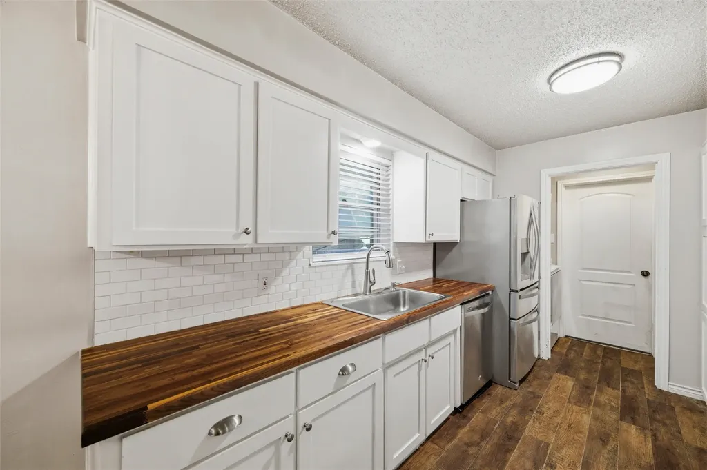 409 E Scotland Drive Irving TX 75062