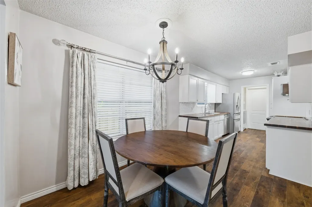 409 E Scotland Drive Irving TX 75062