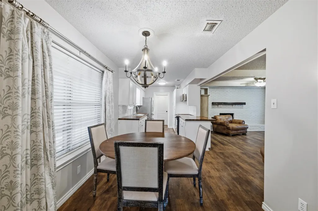 409 E Scotland Drive Irving TX 75062