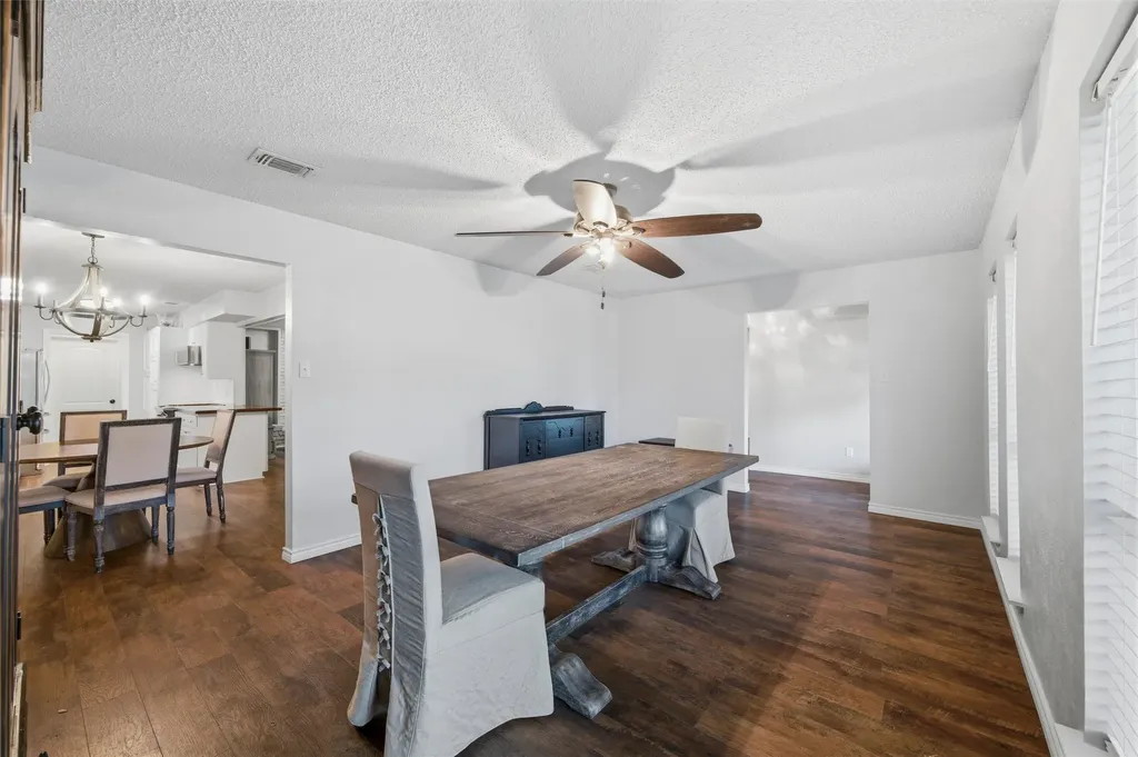 409 E Scotland Drive Irving TX 75062
