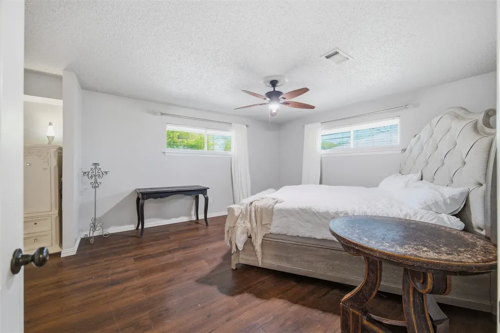 409 E Scotland Drive Irving TX 75062