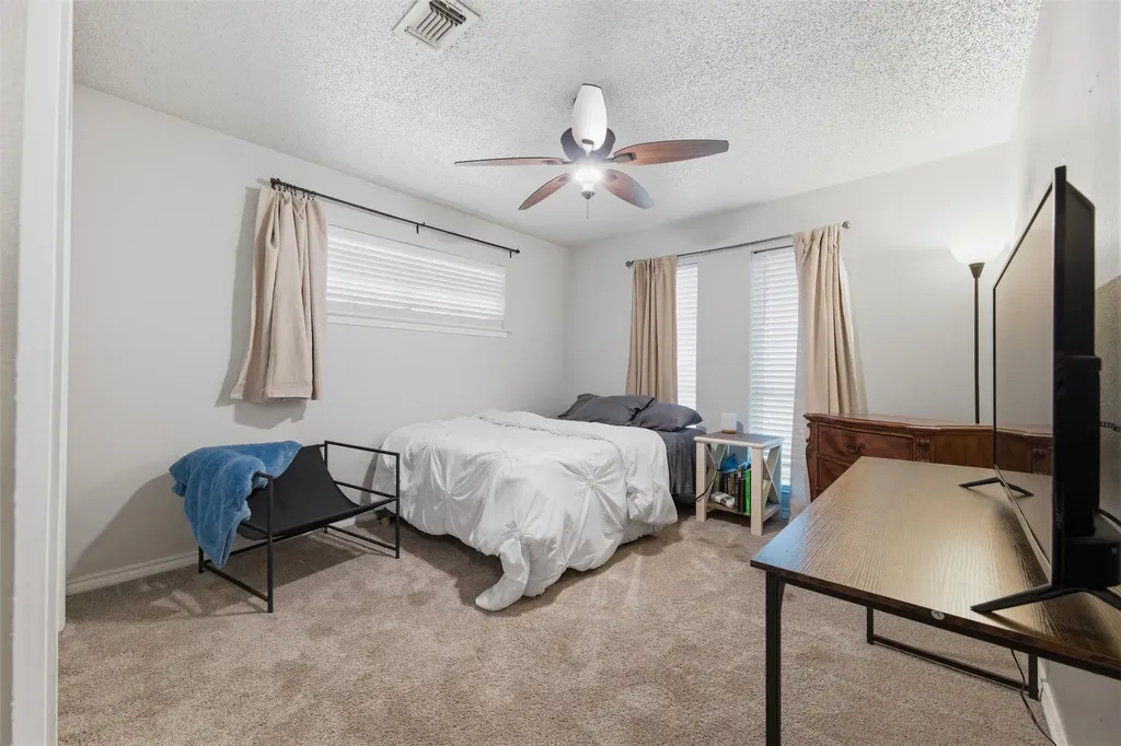 409 E Scotland Drive Irving TX 75062