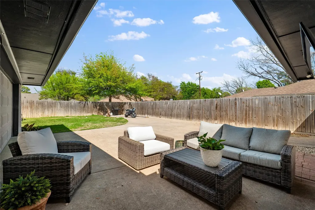 409 E Scotland Drive Irving TX 75062