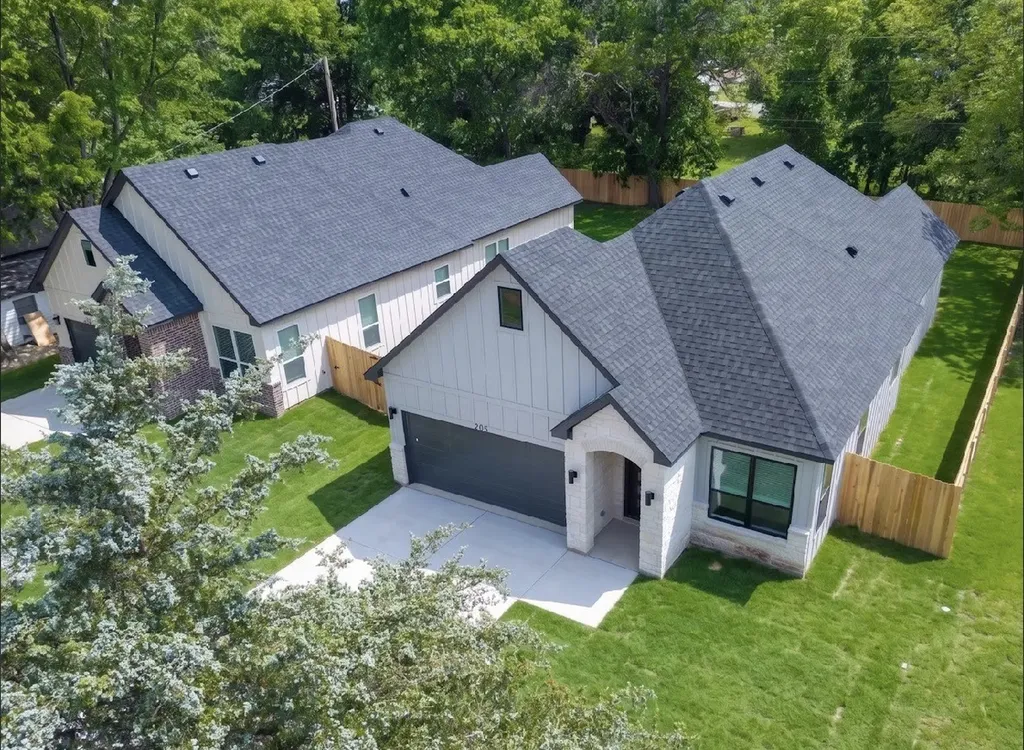 205 Grayson Street Leonard TX 75452