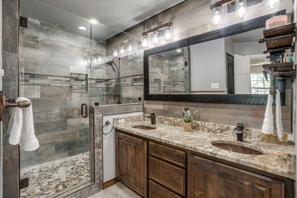 128 Oakwood Court Lakeside TX 76135