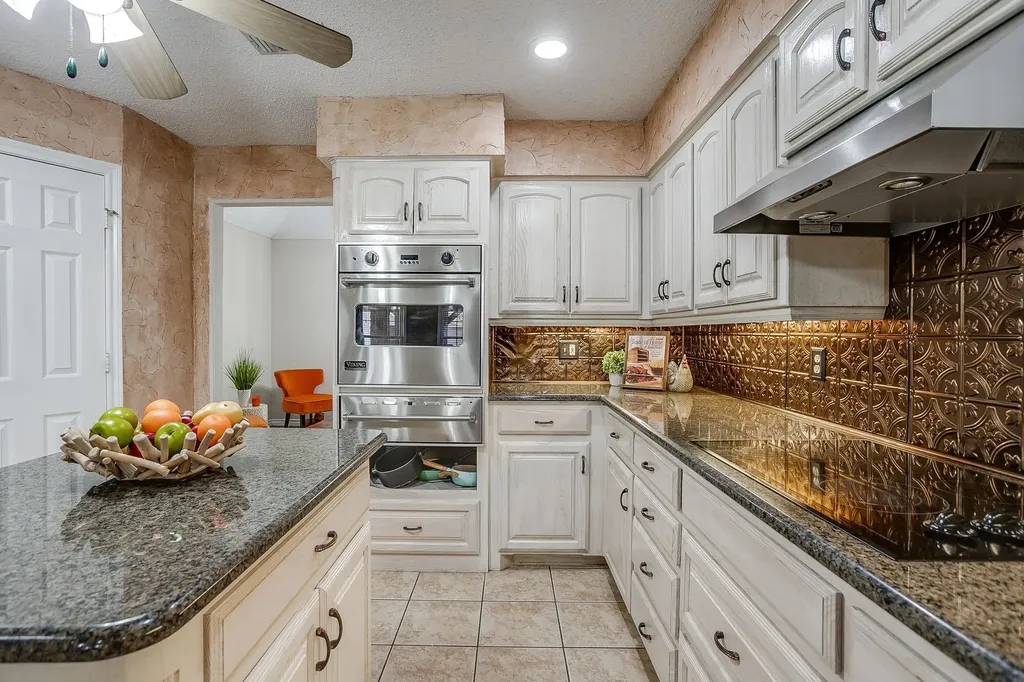 128 Oakwood Court Lakeside TX 76135