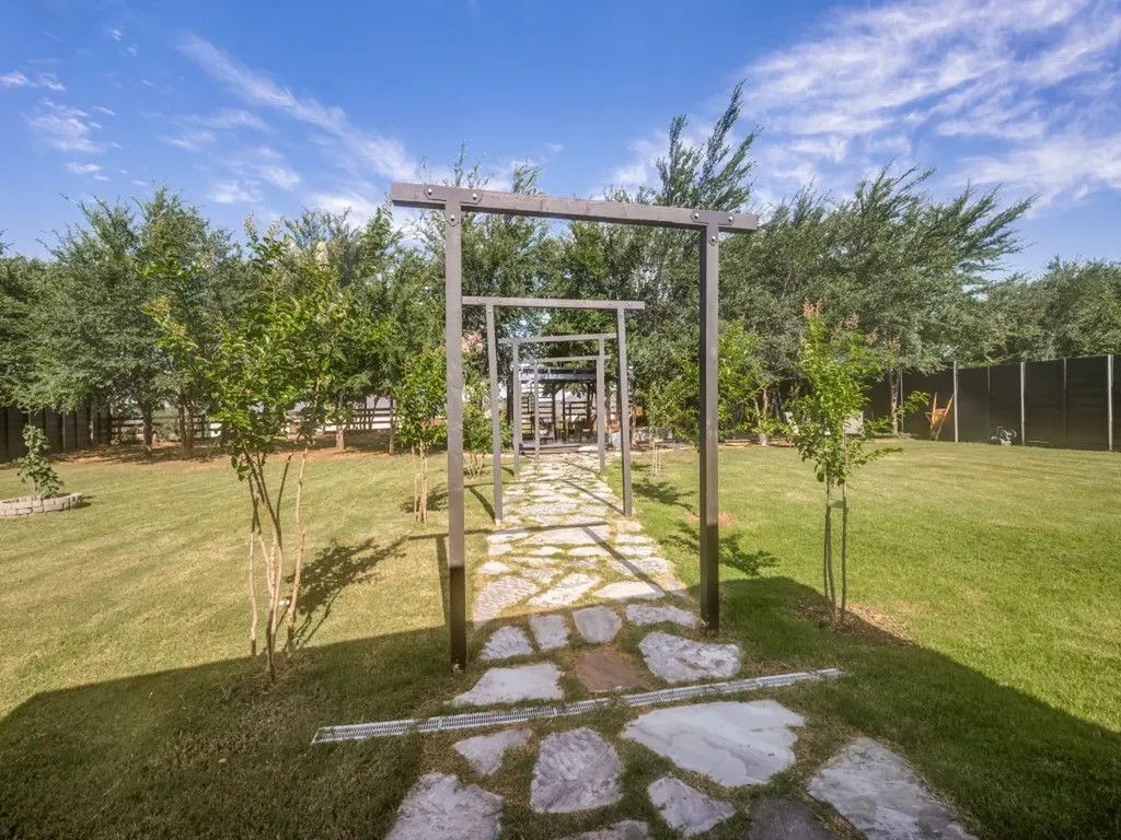 102 White Oak Drive Krugerville TX 76227