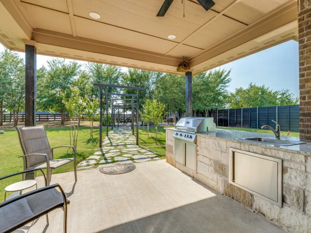 102 White Oak Drive Krugerville TX 76227