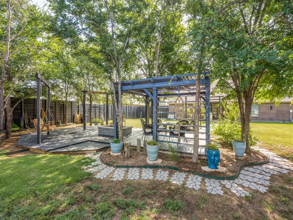 102 White Oak Drive Krugerville TX 76227
