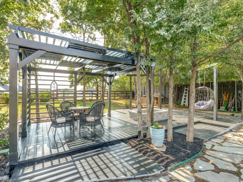 102 White Oak Drive Krugerville TX 76227