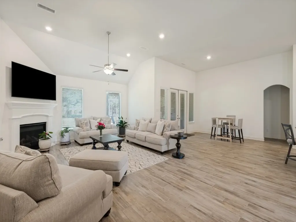 102 White Oak Drive Krugerville TX 76227