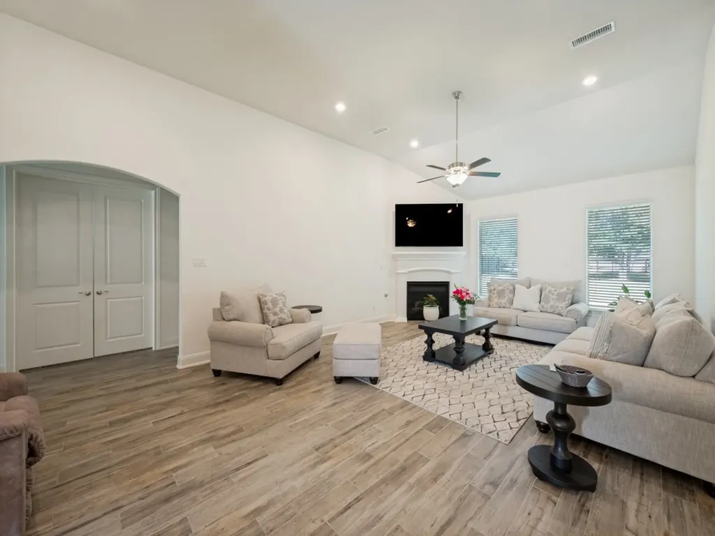 102 White Oak Drive Krugerville TX 76227