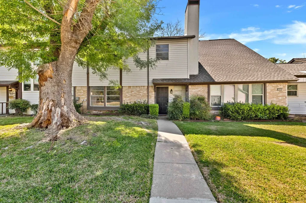 4904 Rollingwood Court Garland TX 75043