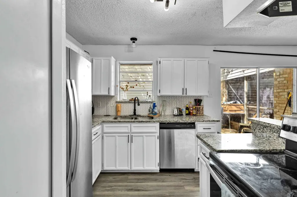 4904 Rollingwood Court Garland TX 75043