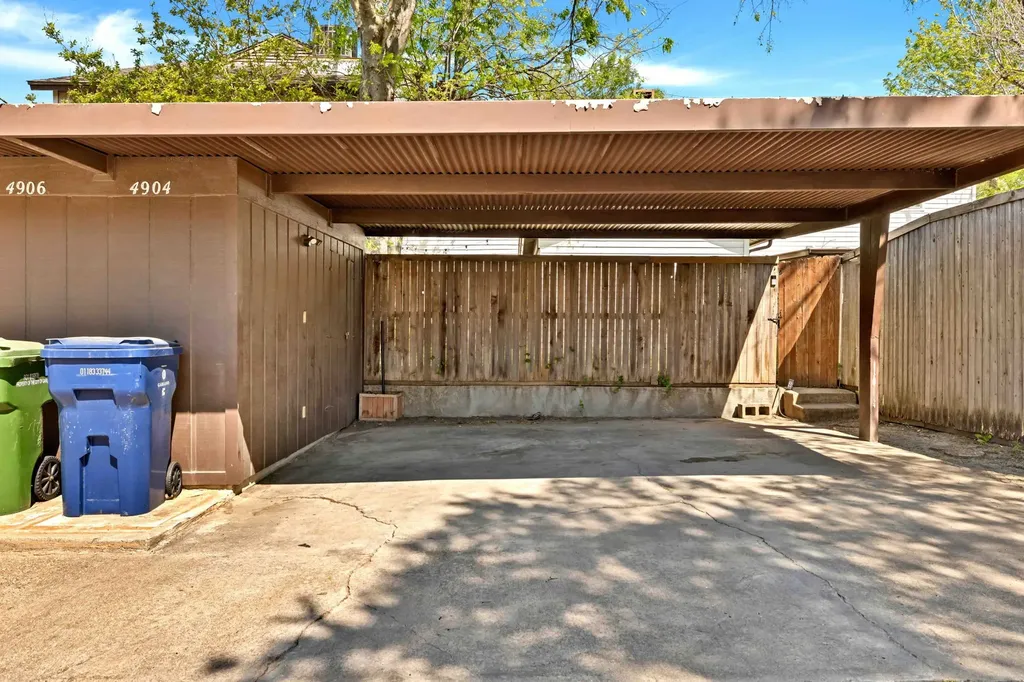 4904 Rollingwood Court Garland TX 75043