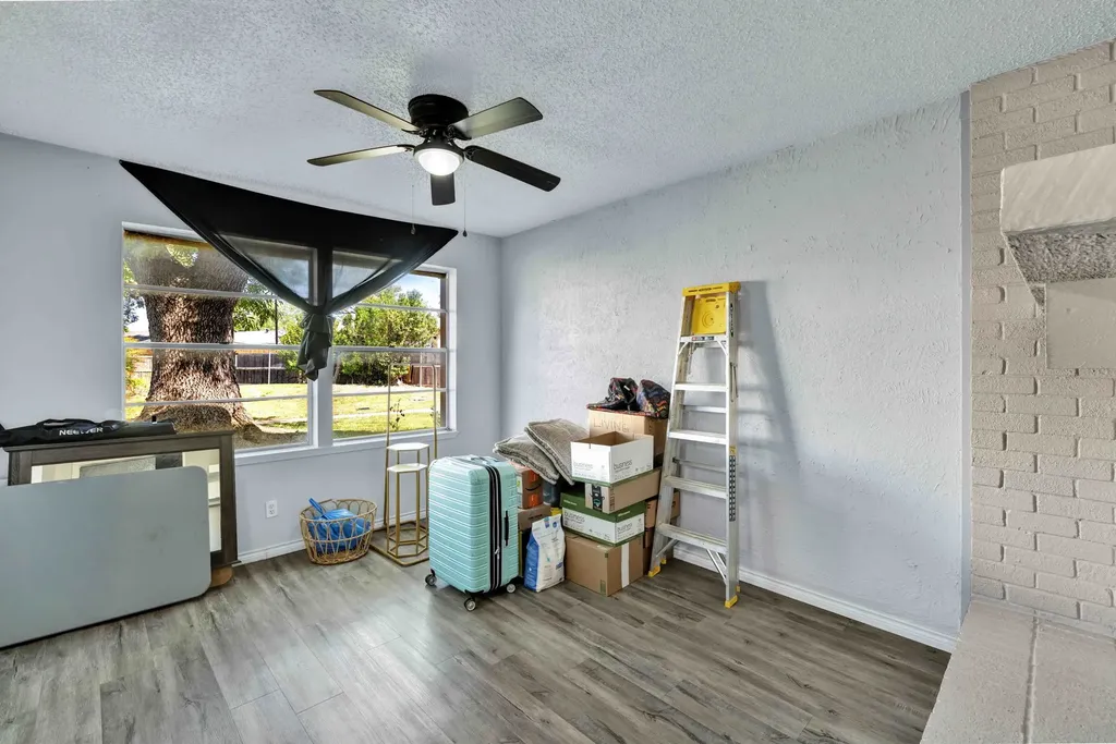 4904 Rollingwood Court Garland TX 75043