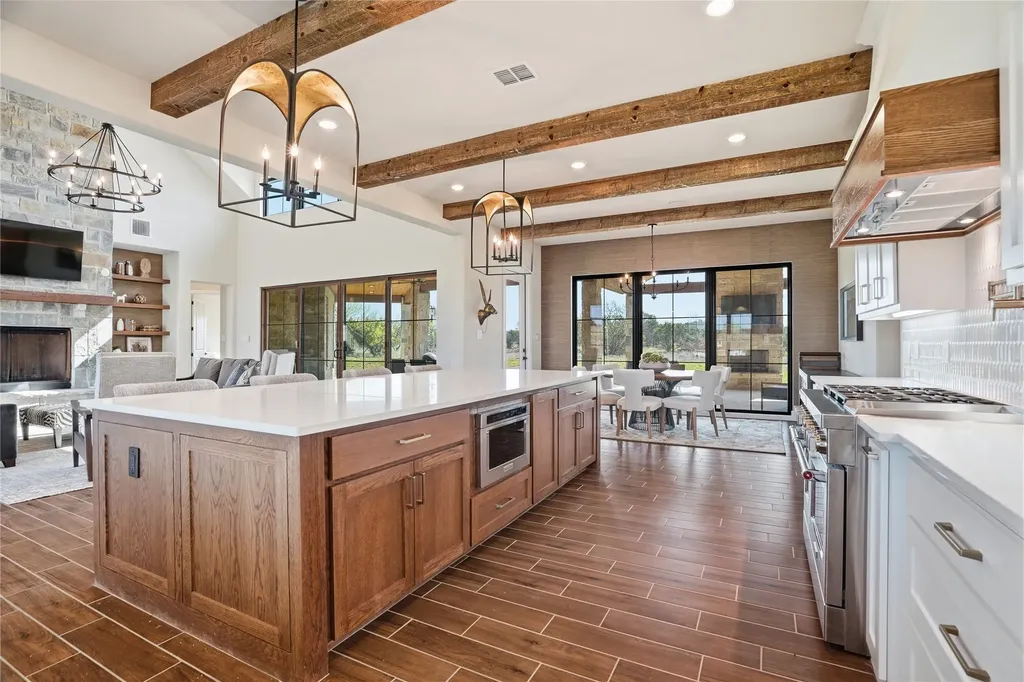 1010 Ranger Ridge Way Strawn TX 76478