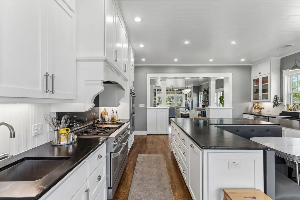 110 S Walnut Roanoke TX 76262