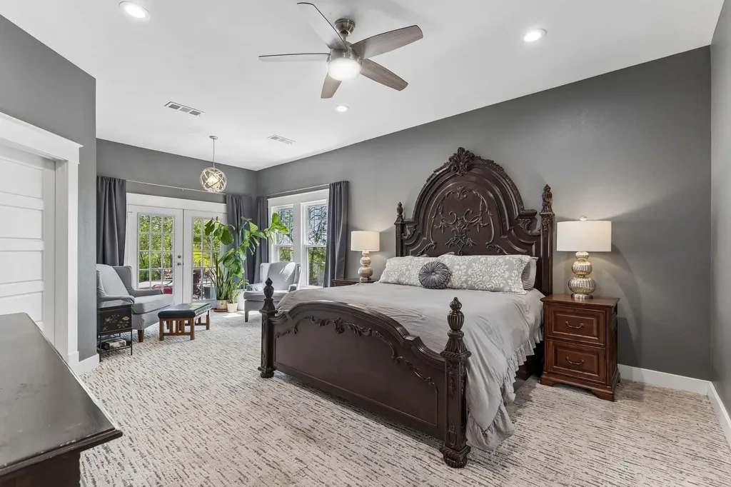 110 S Walnut Roanoke TX 76262