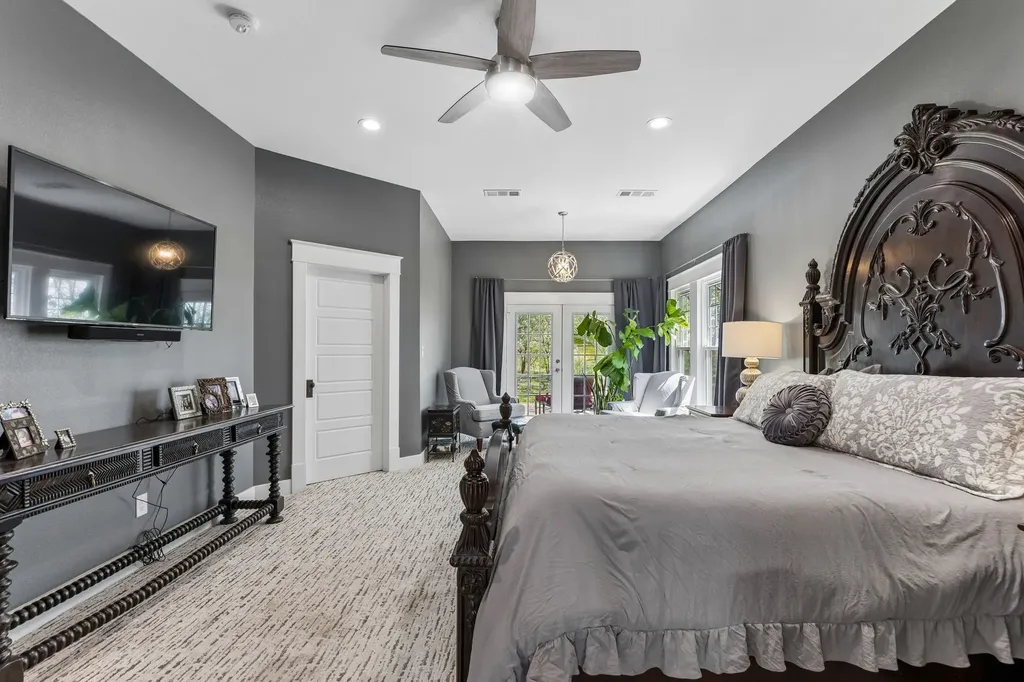 110 S Walnut Roanoke TX 76262