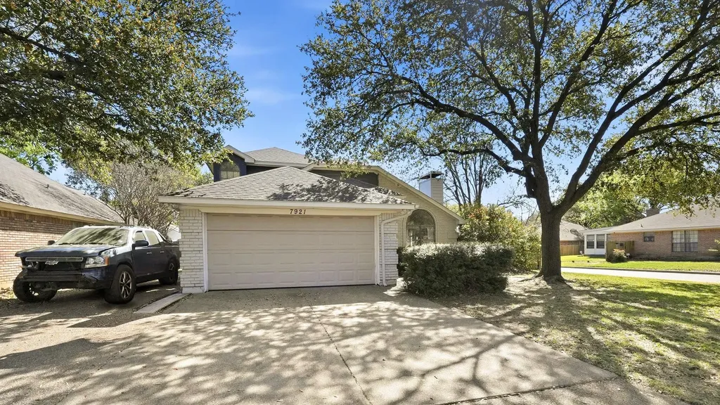 7921 Tree Leaf Lane Fort Worth TX 76123