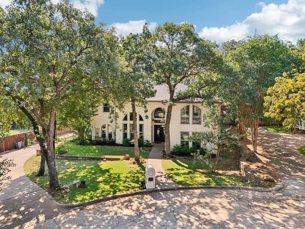 Trophy Club TX, 5 Woodlands Court