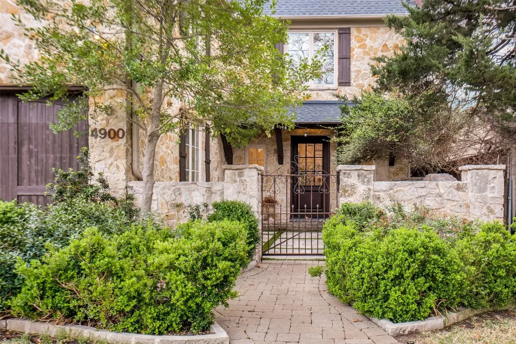 4900 W Stanford Avenue Dallas TX 75209