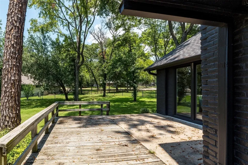 162 Lake Drive Enchanted Oaks TX 75156