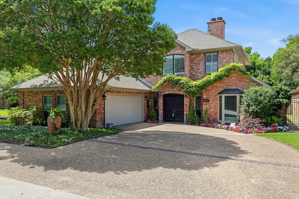Addison TX, 14917 Oaks North Drive