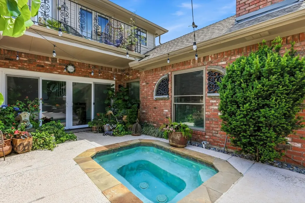 14917 Oaks North Drive Addison TX 75254