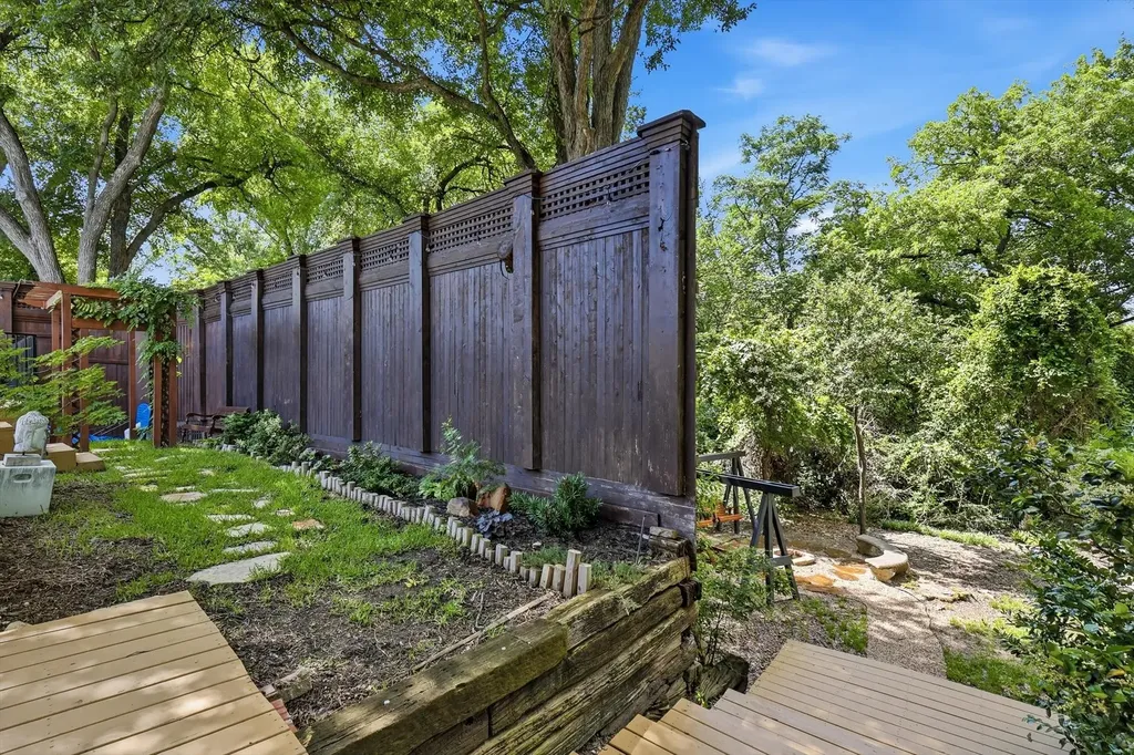 14917 Oaks North Drive Addison TX 75254