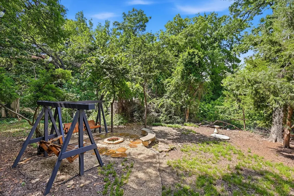14917 Oaks North Drive Addison TX 75254