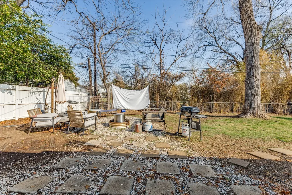 5716 Tracyne Drive Westworth Village TX 76114