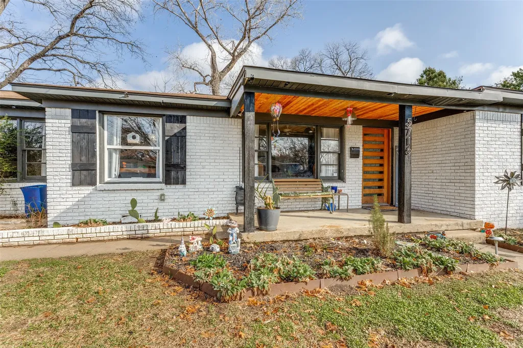 5716 Tracyne Drive Westworth Village TX 76114