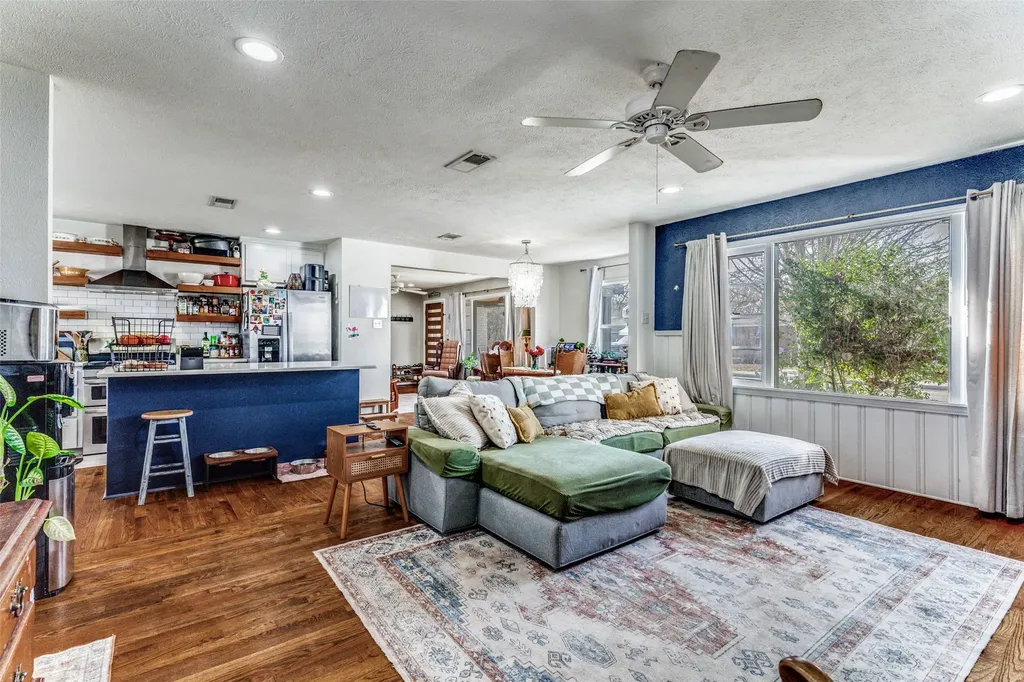 5716 Tracyne Drive Westworth Village TX 76114