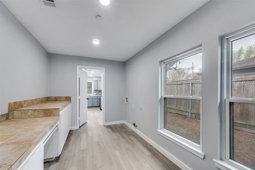 2006 Elmridge Drive Arlington TX 76012